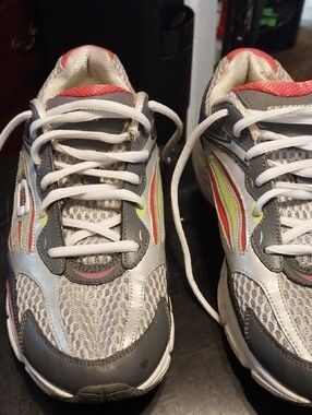 Skechers Women’s Gray and Pink Athletic Sneakers